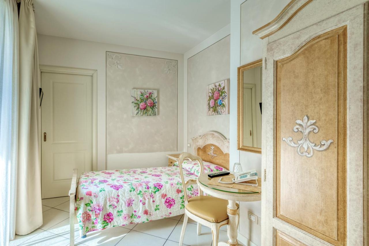 Villa Liberty Darfo Boario Terme ภายนอก รูปภาพ