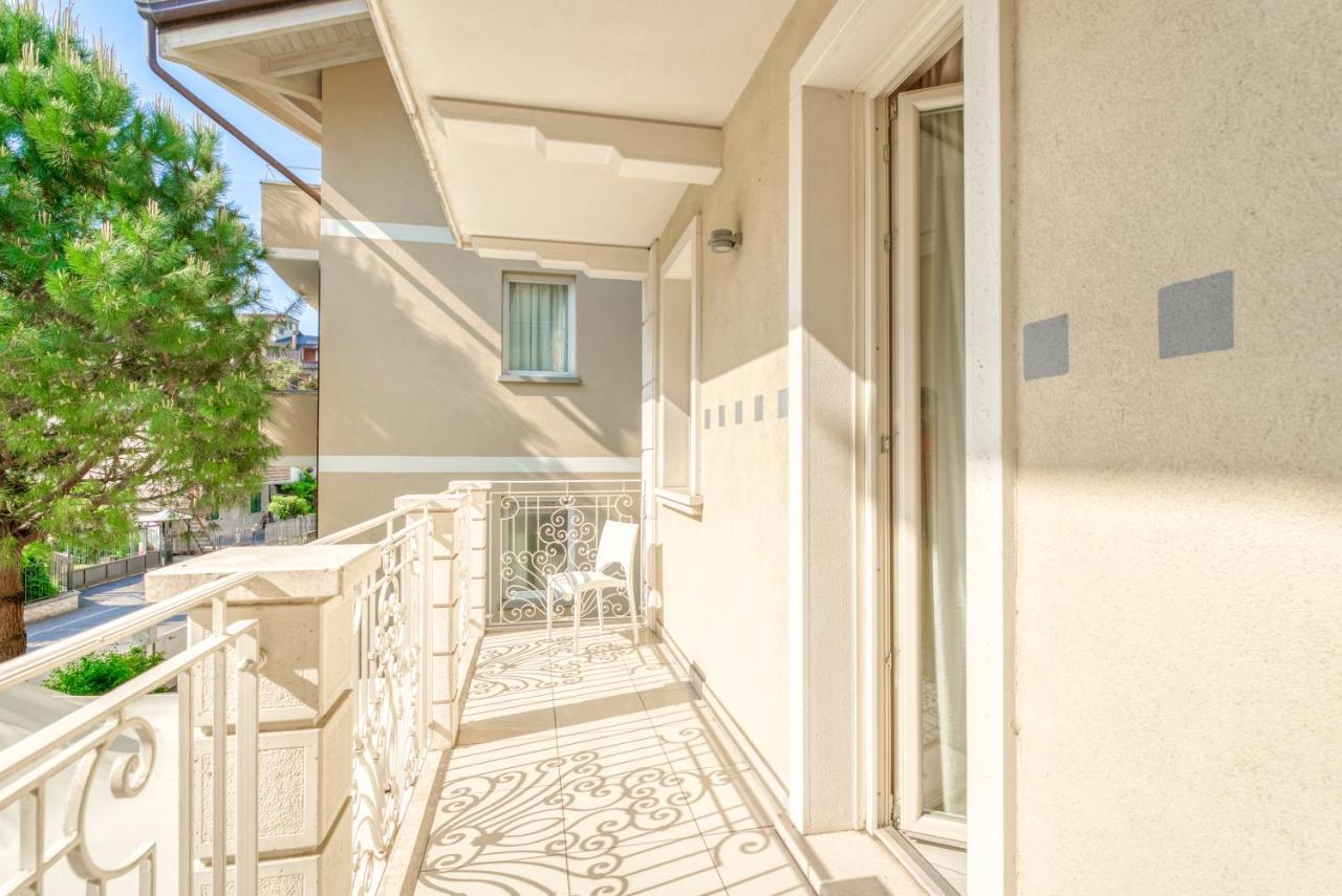 Villa Liberty Darfo Boario Terme ภายนอก รูปภาพ